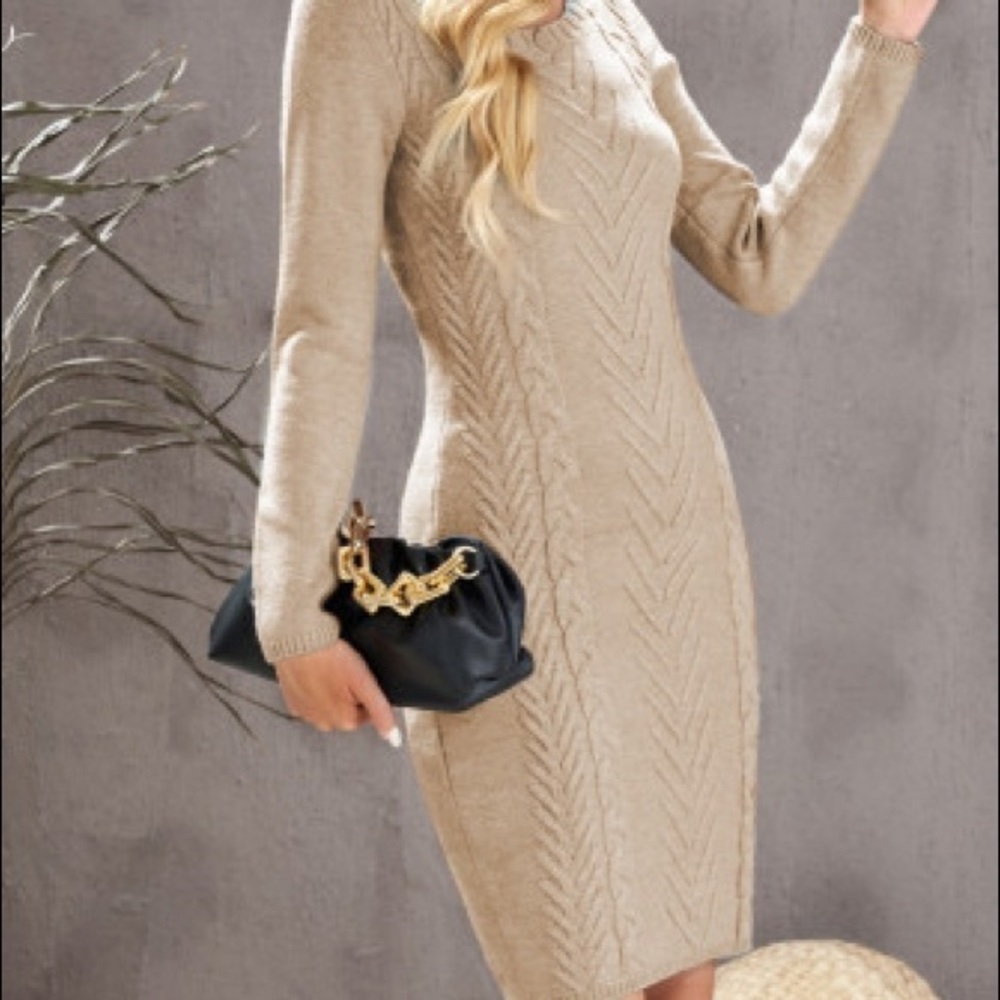 Knitted long sleeves dress